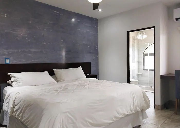 Punta Plata 521 - Flamingo Center, 2 Bedroom With Beautiful Bay Views Ferienhaus