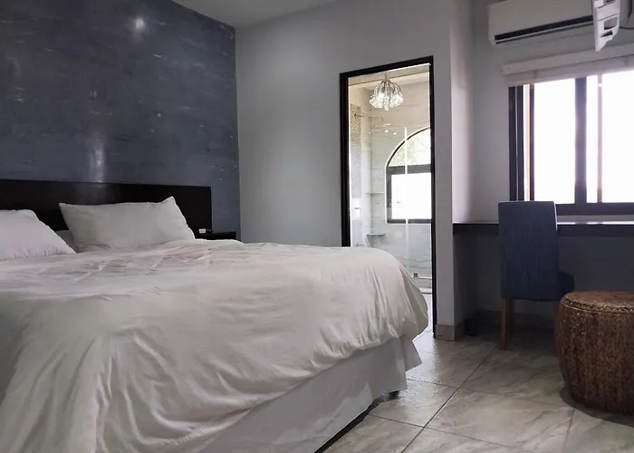 Punta Plata 521 - Flamingo Center, 2 Bedroom With Beautiful Bay Views Ferienhaus *